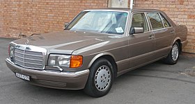 1987-1991 Mercedes-Benz 300 SEL (V 126) Limousine (03.04.2010) 02.jpg